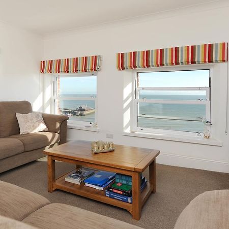 2 Bed Beach Front Apartment With Spectacular Views Overlooking Viking Bay برودستيرز المظهر الخارجي الصورة