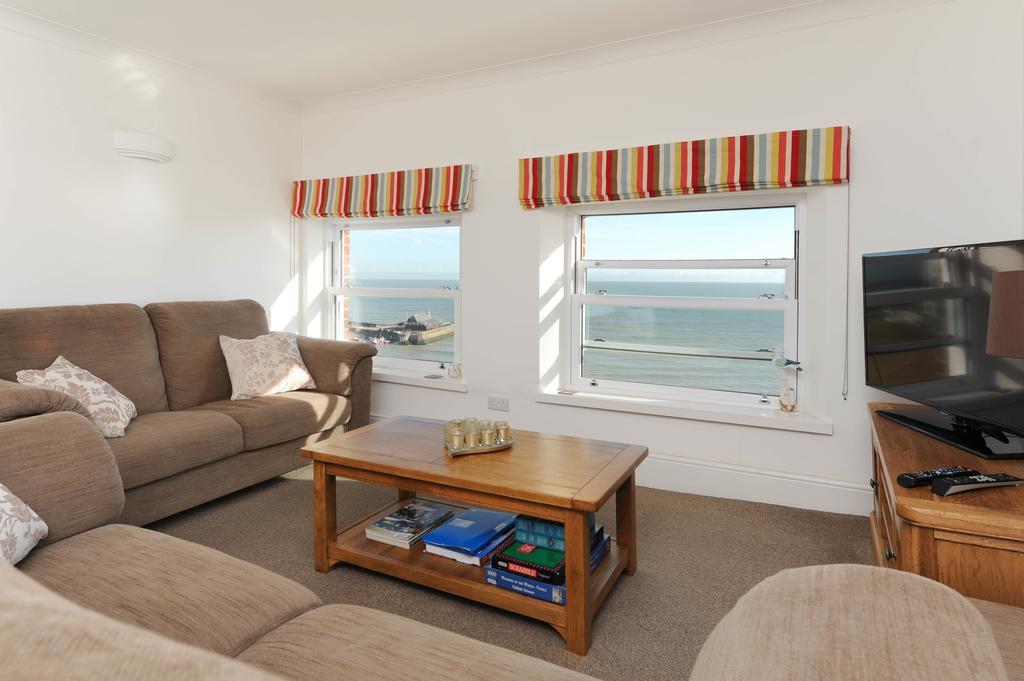 2 Bed Beach Front Apartment With Spectacular Views Overlooking Viking Bay برودستيرز المظهر الخارجي الصورة